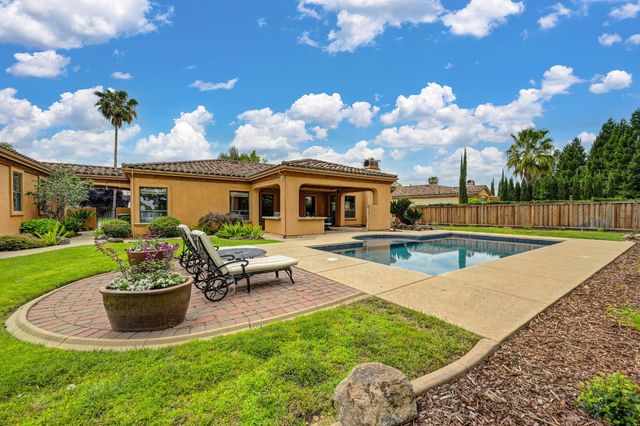 4000 Kingsbarns Dr, Roseville, CA 95747