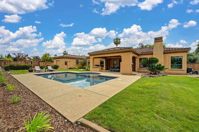 4000 Kingsbarns Dr, Roseville, CA 95747