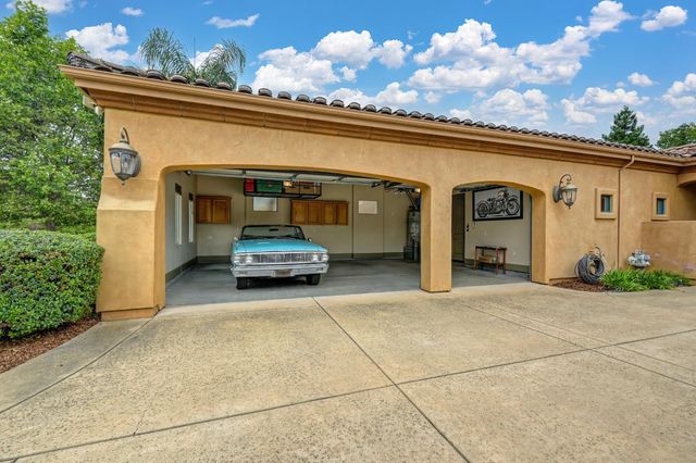 4000 Kingsbarns Dr, Roseville, CA 95747