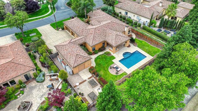 4000 Kingsbarns Dr, Roseville, CA 95747