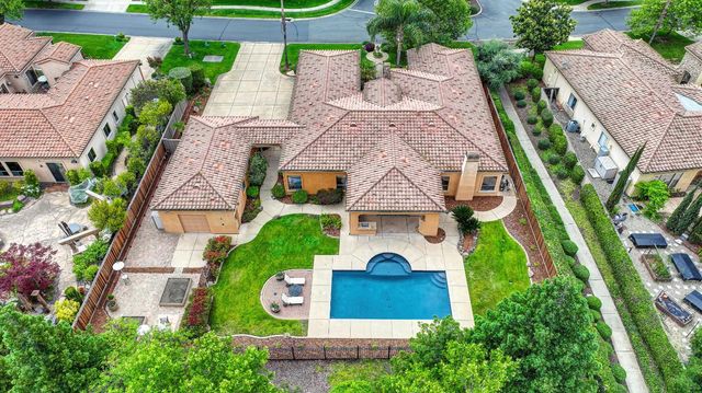 4000 Kingsbarns Dr, Roseville, CA 95747