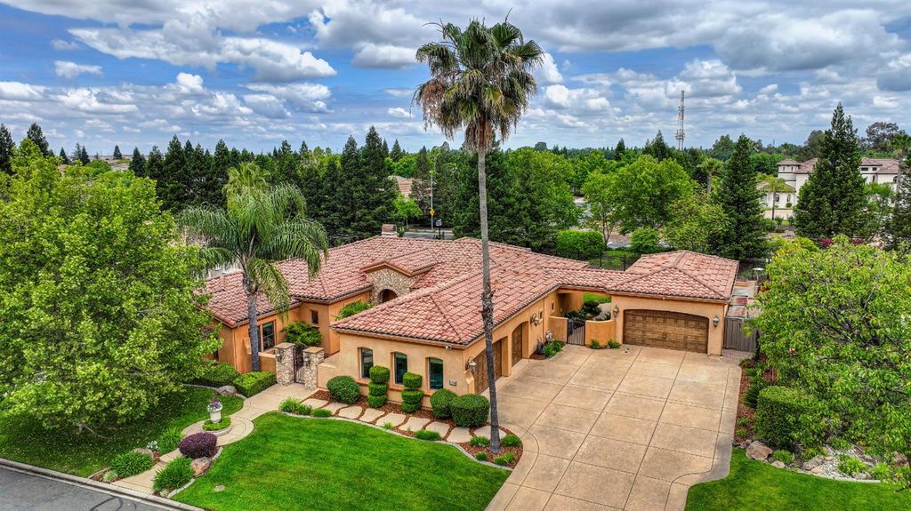 4000 Kingsbarns Dr, Roseville, CA 95747