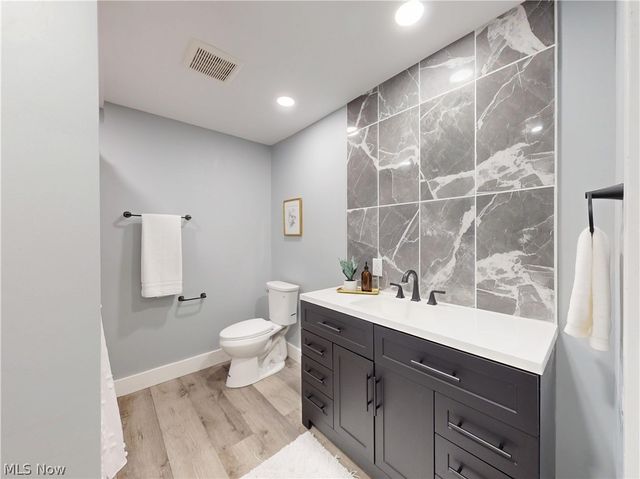 1465 North Boulevard, Kent, OH 44240