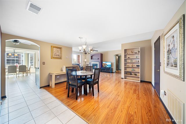 7928 Trinity Circle 2SW, Tinley Park, IL 60477