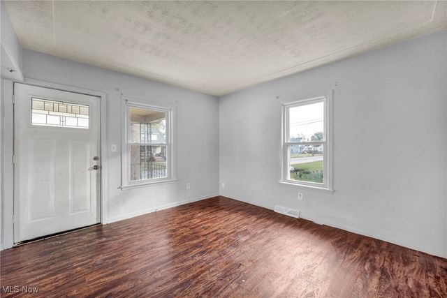 1033 W 21st Street, Lorain, OH 44052