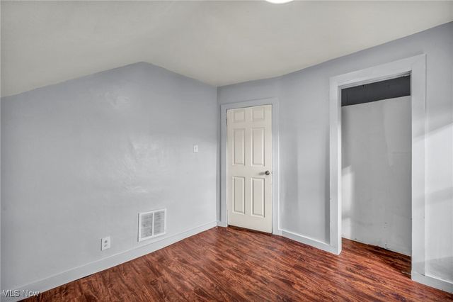 1033 W 21st Street, Lorain, OH 44052