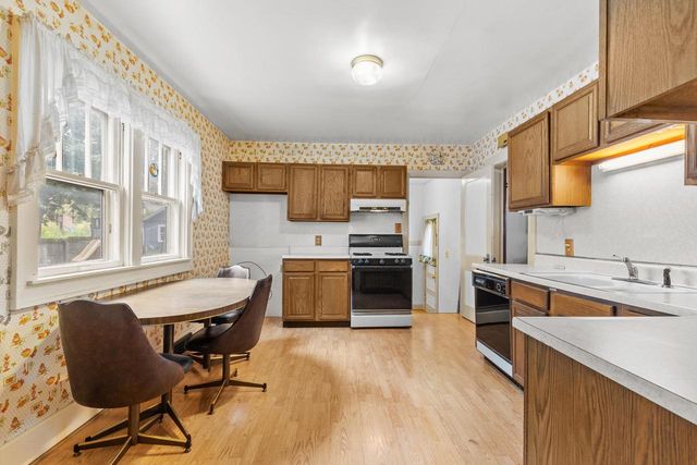 1422 St Clair AVENUE, Sheboygan, WI 53081