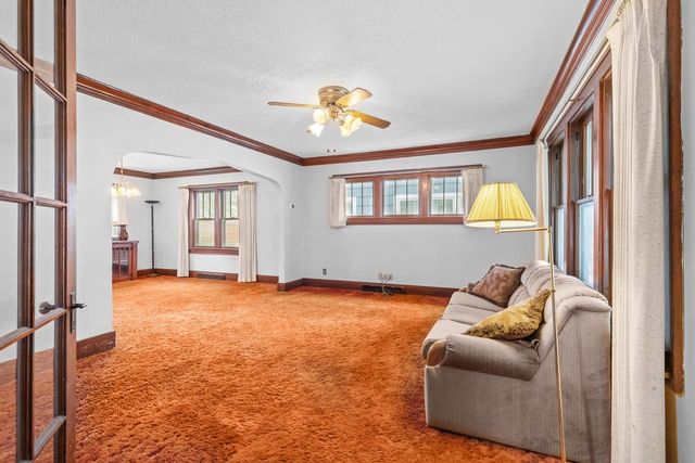 1422 St Clair AVENUE, Sheboygan, WI 53081
