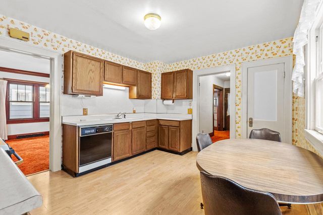 1422 St Clair AVENUE, Sheboygan, WI 53081