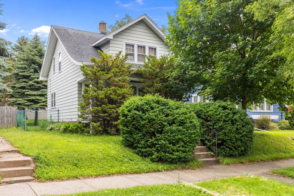1422 St Clair AVENUE, Sheboygan, WI 53081