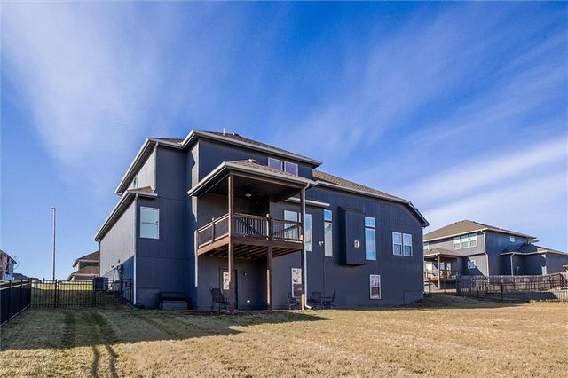 10423 N Chelsea Avenue, Kansas City, MO 64156