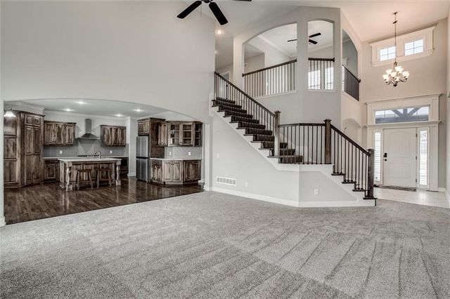 10423 N Chelsea Avenue, Kansas City, MO 64156