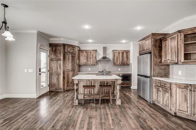 10423 N Chelsea Avenue, Kansas City, MO 64156