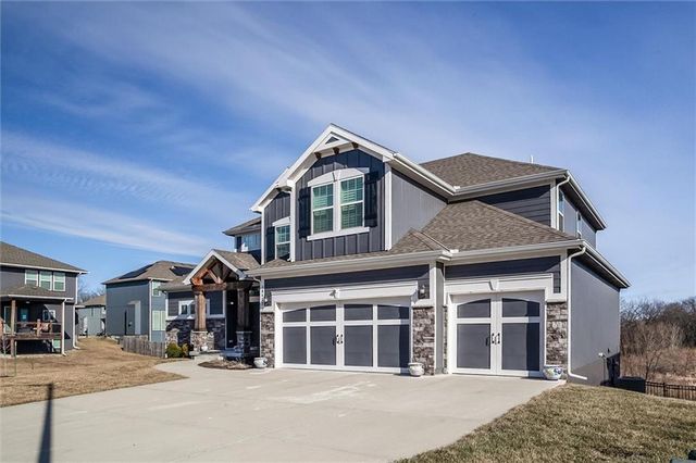 10423 N Chelsea Avenue, Kansas City, MO 64156