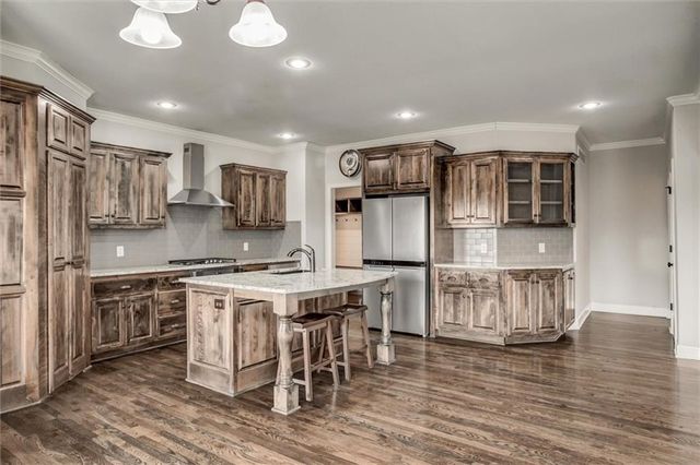 10423 N Chelsea Avenue, Kansas City, MO 64156