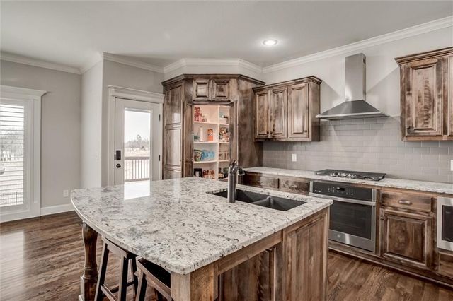 10423 N Chelsea Avenue, Kansas City, MO 64156