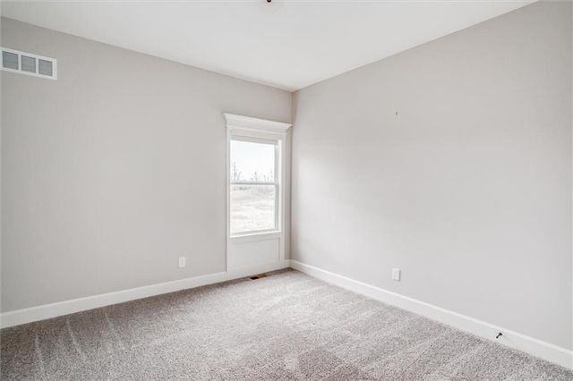 10423 N Chelsea Avenue, Kansas City, MO 64156