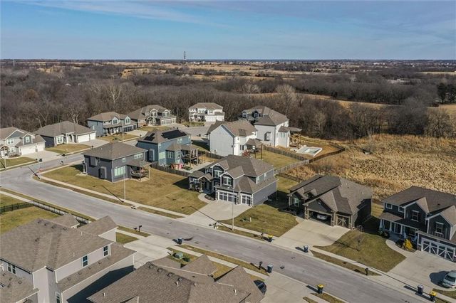 10423 N Chelsea Avenue, Kansas City, MO 64156