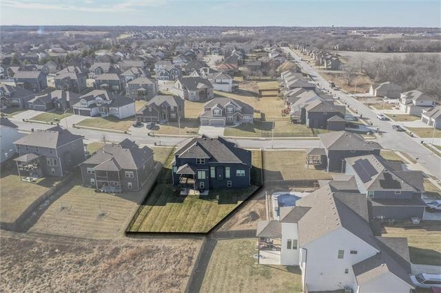 10423 N Chelsea Avenue, Kansas City, MO 64156