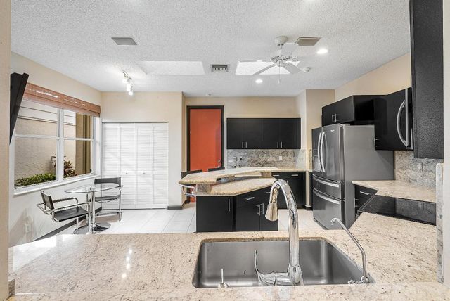 6220 San Michel Way, Delray Beach, FL 33484