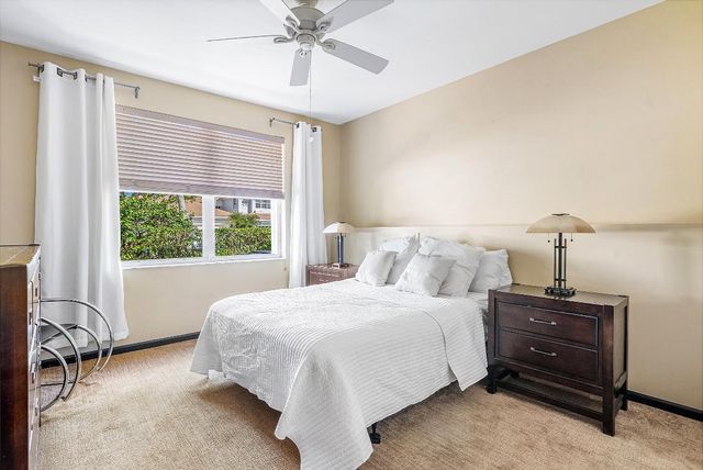 6220 San Michel Way, Delray Beach, FL 33484