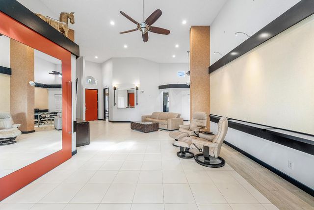 6220 San Michel Way, Delray Beach, FL 33484