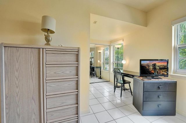 341 N Birch Road 416, Fort Lauderdale, FL 33304