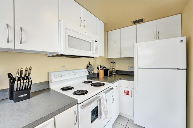 341 N Birch Road 416, Fort Lauderdale, FL 33304