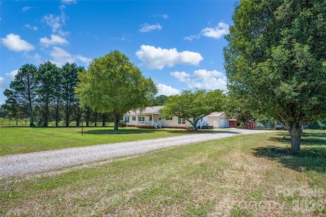 766 Midway Road, Statesville, NC 28625