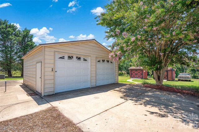 766 Midway Road, Statesville, NC 28625