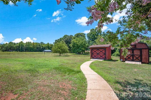 766 Midway Road, Statesville, NC 28625