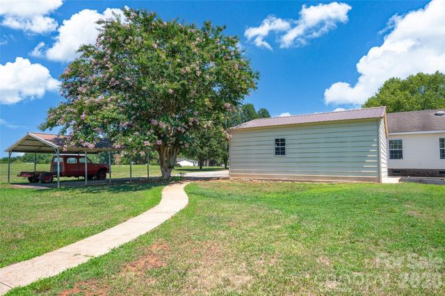 766 Midway Road, Statesville, NC 28625