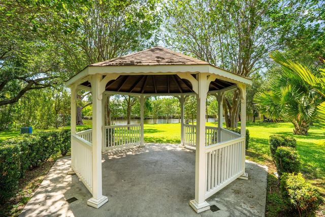 15 S Victoria Park Road, Fort Lauderdale, FL 33301