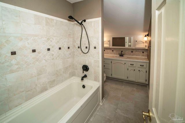 5937 Osage Trl, Milton, FL 32570