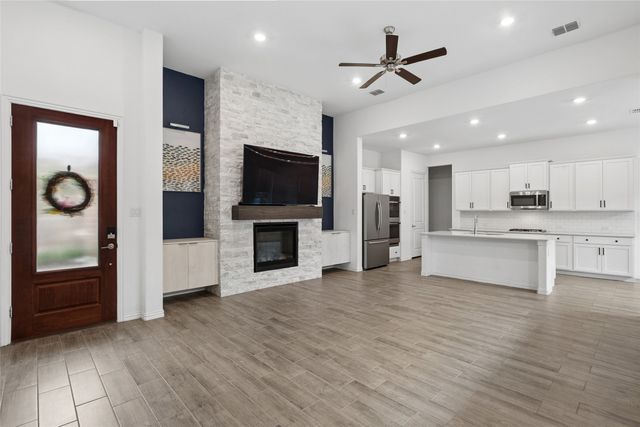 2045 Spotted Fawn Drive, Arlington, TX 76005