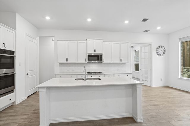2045 Spotted Fawn Drive, Arlington, TX 76005