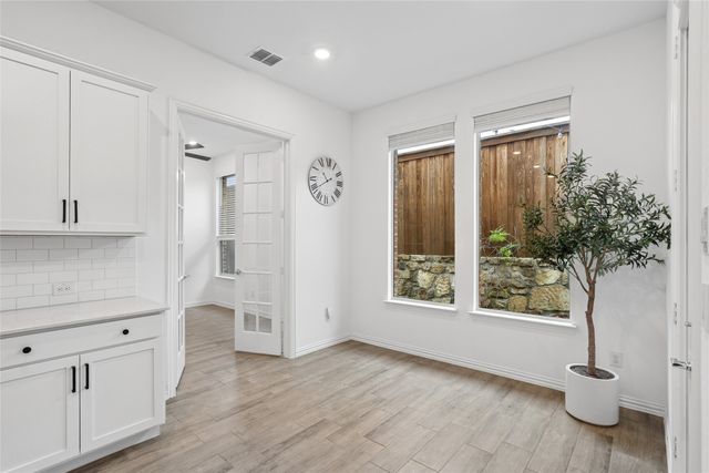 2045 Spotted Fawn Drive, Arlington, TX 76005