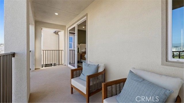 916 Chinon, Irvine, CA 92618