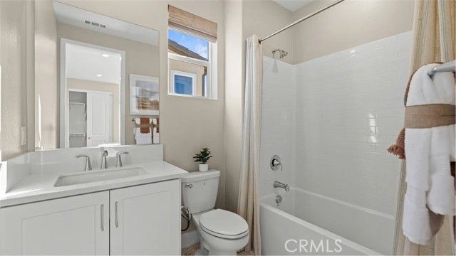 916 Chinon, Irvine, CA 92618