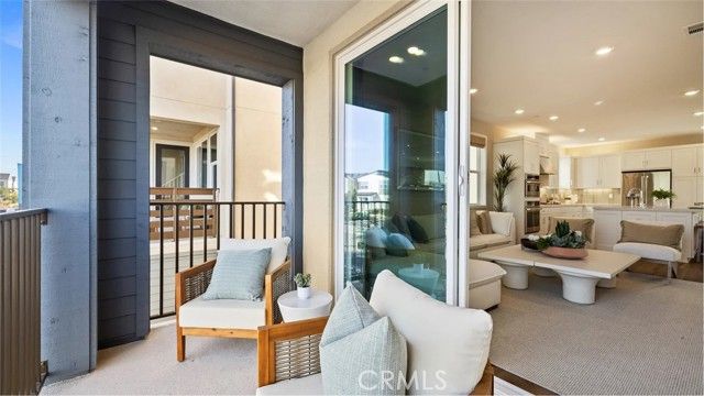 916 Chinon, Irvine, CA 92618