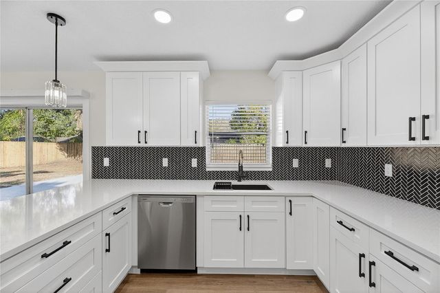 1214 OAKHILL STREET, Seffner, FL 33584