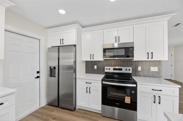 1214 OAKHILL STREET, Seffner, FL 33584