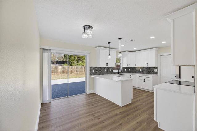 1214 OAKHILL STREET, Seffner, FL 33584