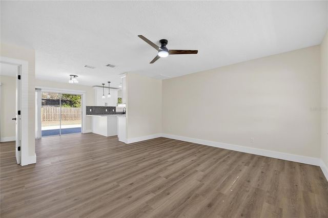 1214 OAKHILL STREET, Seffner, FL 33584