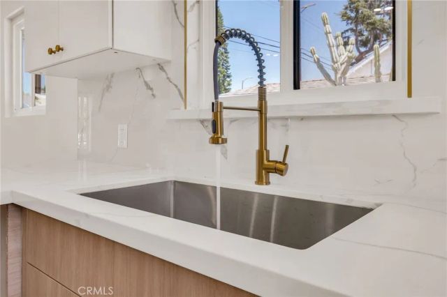3516 Montclair Street, Los Angeles, CA 90018