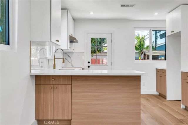 3516 Montclair Street, Los Angeles, CA 90018
