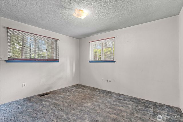 9712 126th Street E, Puyallup, WA 98373
