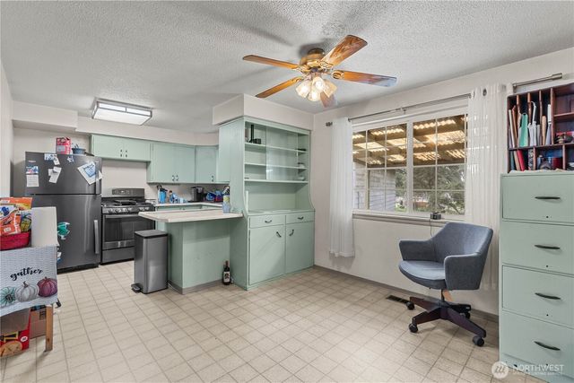 9712 126th Street E, Puyallup, WA 98373