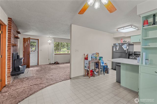9712 126th Street E, Puyallup, WA 98373