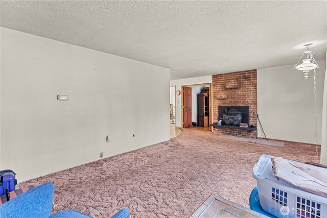 9712 126th Street E, Puyallup, WA 98373